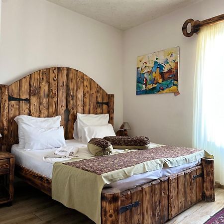 Machanents Art Hotel Vagharshapat Ngoại thất bức ảnh