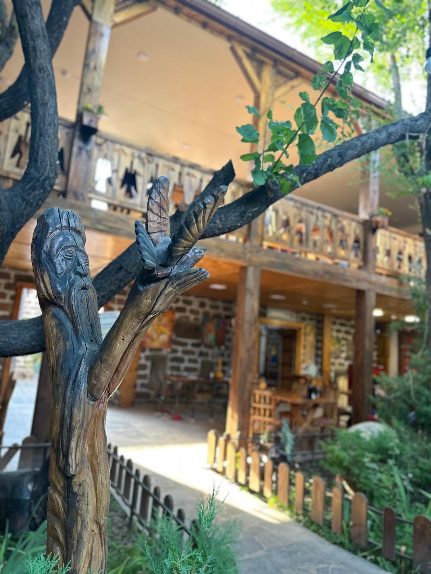 Machanents Art Hotel Vagharshapat Ngoại thất bức ảnh