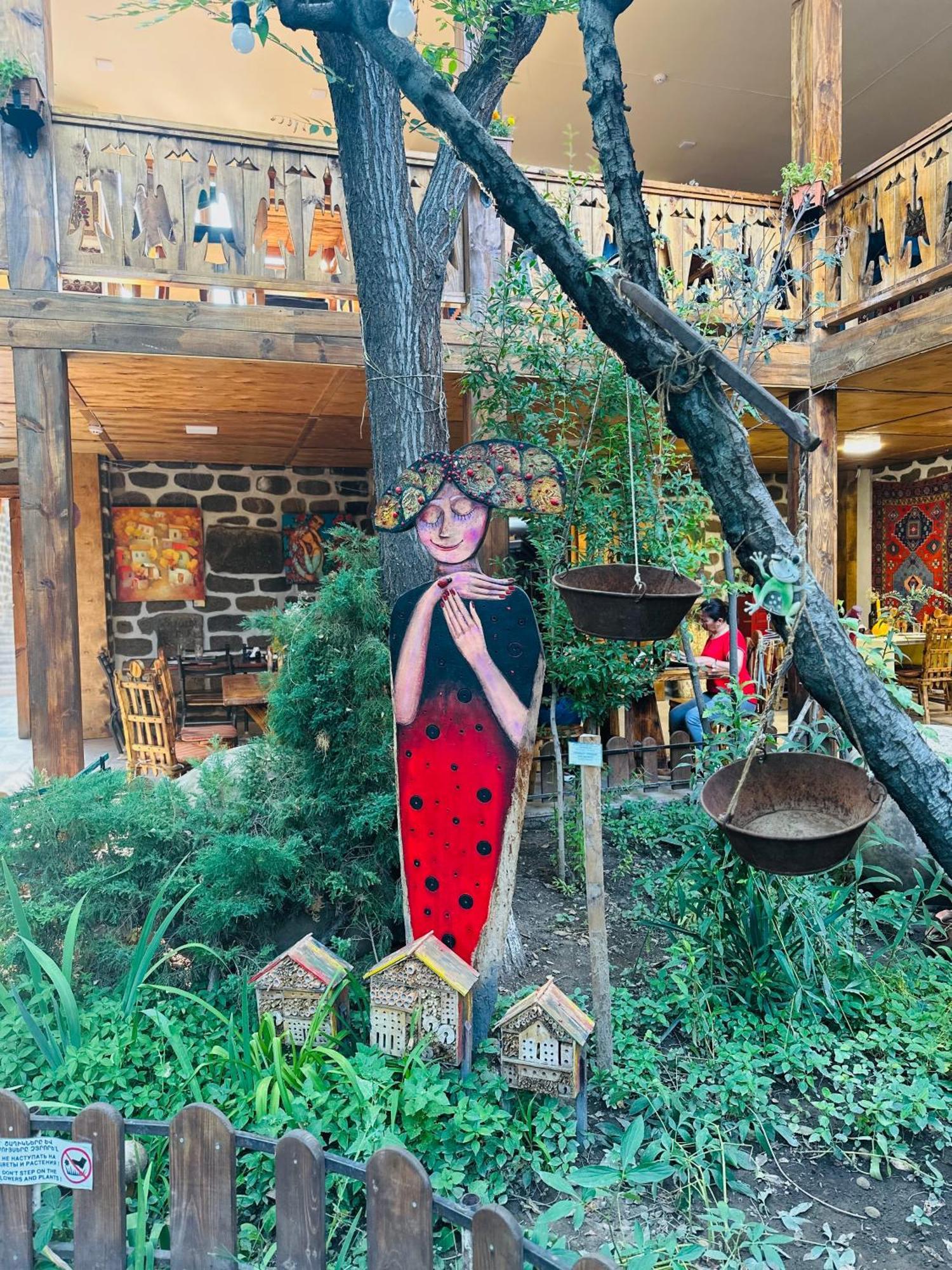 Machanents Art Hotel Vagharshapat Ngoại thất bức ảnh