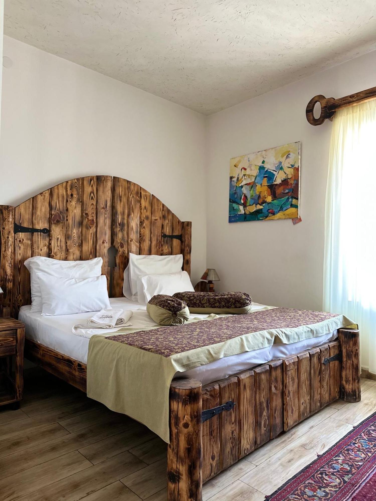 Machanents Art Hotel Vagharshapat Ngoại thất bức ảnh