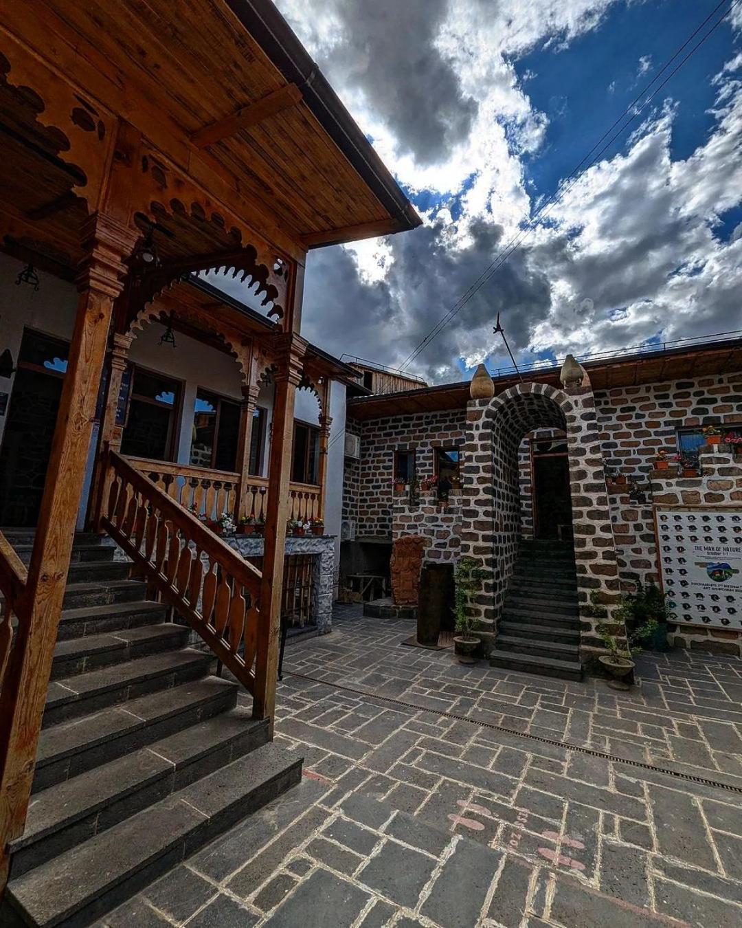 Machanents Art Hotel Vagharshapat Ngoại thất bức ảnh