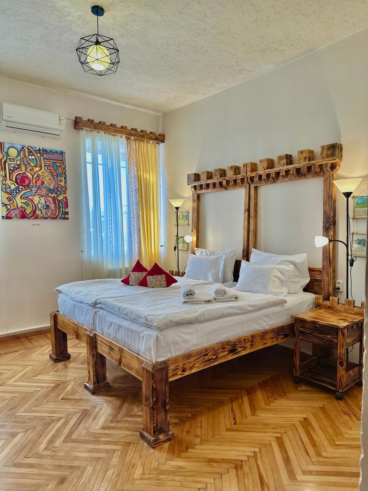 Machanents Art Hotel Vagharshapat Ngoại thất bức ảnh